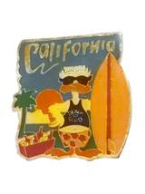 Vintage Gift Creations Inc California Duck Beach Club Enamel Gold Tone M... - £6.75 GBP