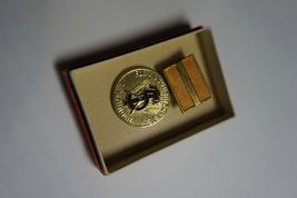 Nice Vintage East Germany DDR (GDR) Medal &quot;FUR AUSGEZEICHNETE LEISTUNGEN... - £18.07 GBP