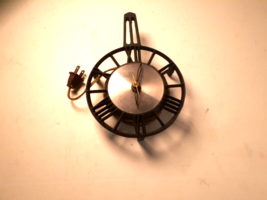 Vintage Lindavap Cast iron Skillet Wall clock, Rare, Ann Arbor, Running - £32.88 GBP