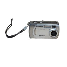Samsung Digimax 301 ~ 3.2 MP 3x Zoom ~ Digital  Camara ~ Silver ~ For Parts. - $9.05