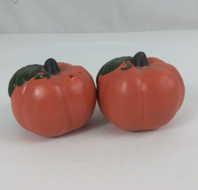 Vintage Thanksgiving Fall Pumpkins 2&quot; Salt &amp; Pepper Shakers - £6.11 GBP