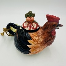 Tracy Porter Stoneware Rooster &amp; Carrots Tea Pot 5in Stonehouse Farm Col... - $422.34 MXN