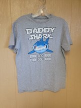 Daddy Shark Men&#39;s Short Sleeve T-Shirt Size S Gray Solid NO MATERIAL OR ... - £7.69 GBP