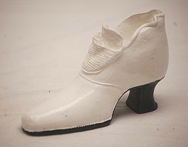 Classic Style Resin White Boot Shoe w Heel Shadow Box Shelf Decor - $169.16 MXN