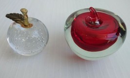 Apple Paperweight Red/ Clear &amp; Clear/Brass New York Etched Solid Glass Set of 2 - £25.24 GBP