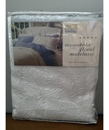 Martha Stewart Everyday Mountain Floral Matelasse Coverlet Bedspread Twin White - $66.82