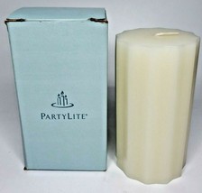 PartyLite 3&quot; x 5&quot; Iced Snowberries Round Pillar Candle New Box P2F/C05123 - £14.94 GBP