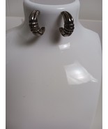 PREMIER DESIGNS EARRINGS LA VISTA SILVER PLATED HUGGIE HOOP POSTS - $219.29 MXN
