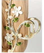 Green leaf flower pearl hair claw - €10,24 EUR