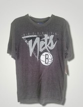 Gray Brooklyn Nets Men&#39;s Size Small Short Sleeve T-Shirt - £10.27 GBP
