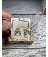 Richelieu Bow Style rhinestones &amp; Pearls Pierced Earrings - $380.13 MXN