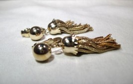 Vintage Gold Tone Bergere Dangle Clip Earrings K264 - £38.06 GBP