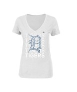 Majestic Women&#39;s Detroit Tigers Game Defining V-Neck T-Shirt White, Small - $310.91 MXN