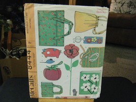 McCall&#39;s 8444 Totes Bags Cushions Cases Covers Mitts Cap Flower Bookmark... - $17.02