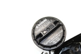2006-2007 INFINITI M35 M45 EXTERIOR FUEL LID DOOR AND GAS CAP P1870 image 8
