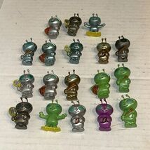Lot Of 18 Vintage Vending Machine Gumball toys Mini Aliens 1" Sports A2 - $48.96