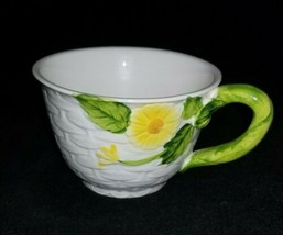 Geo Z. Lefton Rustic Daisy Cup Lefton 4117 Embossed Daisies w/Yellow Accents - £7.91 GBP
