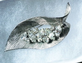 Signed Sterling Silver KAREN LYNNE Leaf with Clear Gemstones Brooch Pin - $597.44 MXN