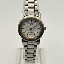 Q&amp;Q Silver Tone WR Stainless Steel 22mm Women’s Watch Working - $446.38 MXN