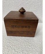 Vtg Wooden Recipe Box W/ Lid &amp; Recipes Handwritten &amp; Cut From Magazines ... - $940.64 MXN