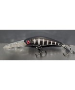 Deep Diving Crankbait Molded Color Silver Red Black Ultra Sharp 4&quot; 1/2oz - $6.99