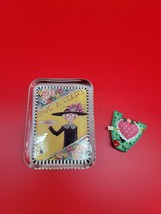 Mary Engelbreit   Have A Heart  Embossed Solid Glass Paper weight + Magnet - $379.18 MXN