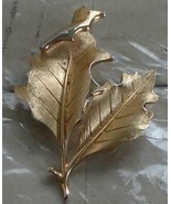 Great Vintage Gold Tone Autumn Leaves Lapel Pin, VERY GOOD COND - $277.58 MXN