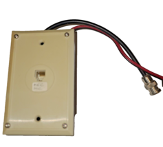 POWERED MICROPHONE BOX WITH BNC INPUT AND POWER CORD FEED - $9.64 CAD