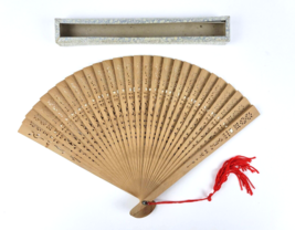 Vintage Ladies Wooden Hand-carved Fan Original Box w Glass Lid - Great Condition - £17.12 GBP