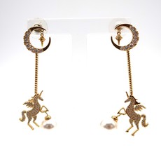 Vtg gold tone white rhinestone &amp; faux pearl unicorns under moon post earrings - £9.59 GBP