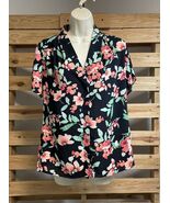 Calvin Klein Black Floral V Neck Short Sleeve Top Size M BBL JD - $272.41 MXN