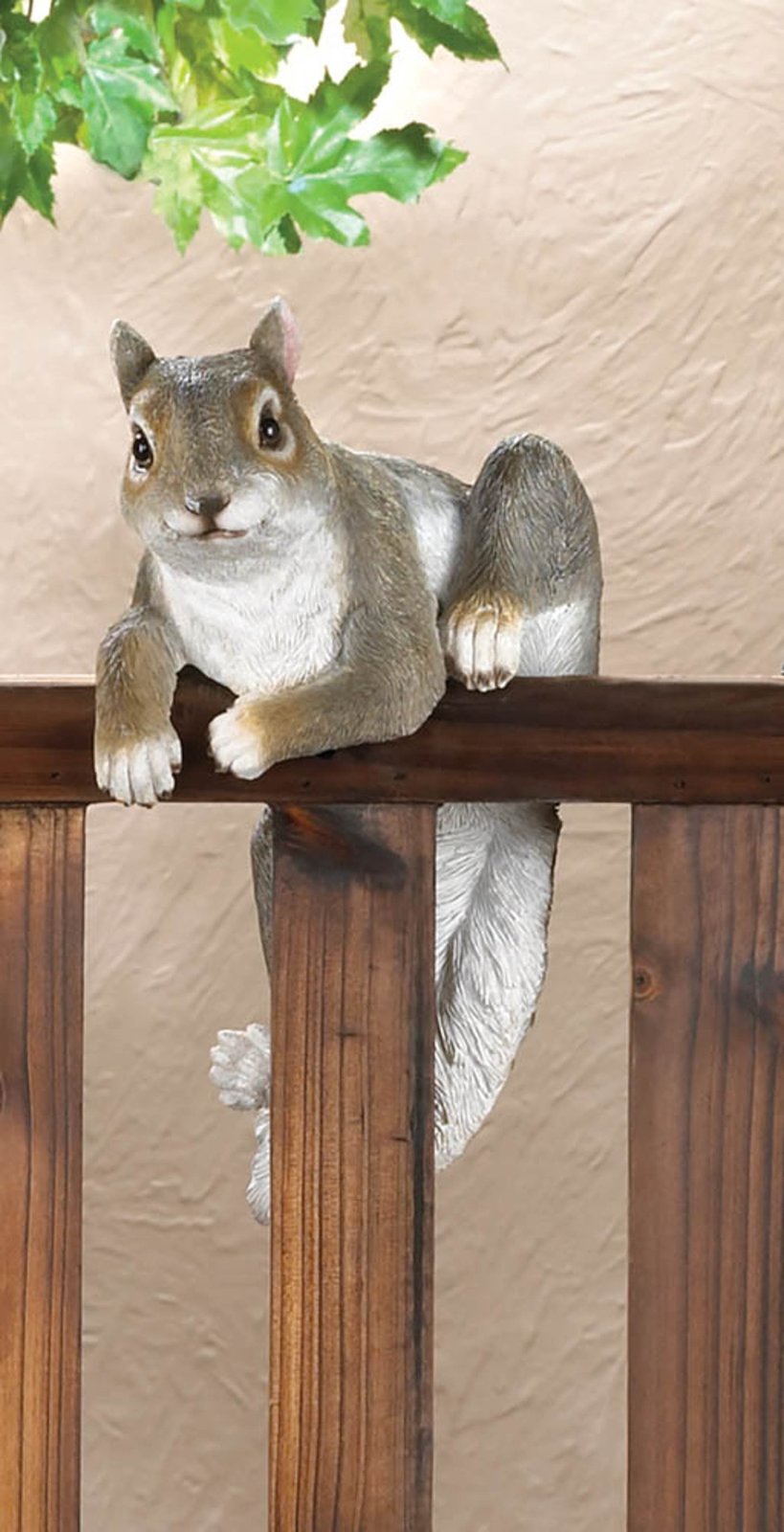 CLIMBING CHIP SQUIRREL DECOR - £31.97 GBP