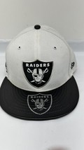 Raiders New Era Black/white NFL Fitted 7 5/8” Flat Bill Ball Cap - $1,090.57 MXN