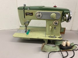 Vintage Alder Belvedere Sewing Machine w Foot pedal &amp; Light 330-0 - $929.52 MXN