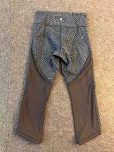 Lululemon Blue/Black Lace Mesh Cropped Capri  Leggings Women&#39;s Size 6 P30416 - £19.39 GBP