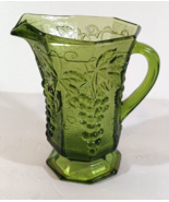 Anchor Hocking HARVEST GRAPES GLASS PITCHER Green Avocado 6 1/2&quot; Leaf Vi... - $329.72 MXN