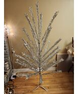 Vintage Haugh&#39;s Sapphire Silver Christmas Tree 6 foot Model 376 in Box - $502.93 CAD