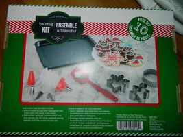 New Nordic Ware Cookie 10 Piece Baking Set Christmas Cutters, Spatula, Icing Tip - £12.85 GBP