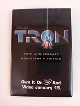 Disney&#39;s Tron 20&#39;th Anniversary Collector&#39;s Edition Movie Promo Pin Button - $157.11 MXN