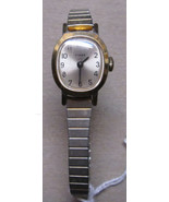 Vintage 1989 Ladies TIMEX Classic Gold Tone Oval Flex Band Watch, Quartz - $8.30
