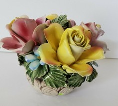 VTG Capodimonte Rose Flowers Basket porcelain Centerpiece 7&quot; Made in Italy - £34.76 GBP