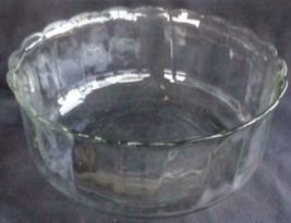 Beautiful Pressed Glass Serving Bowl – Lovely Vertical Optic – Scalloped Vgc - £39.55 GBP