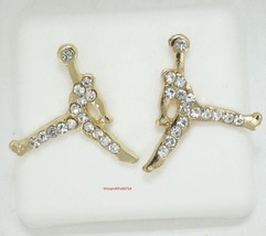 Michael Jordan Jumpman Logo Gold CZ Stud Earrings In Gift Box - $148.83 MXN