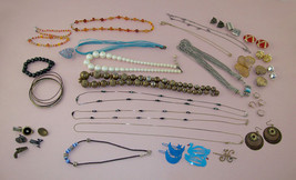 Vintage to New Costume Jewelry Lot 39 Pieces (#E108) - £21.92 GBP