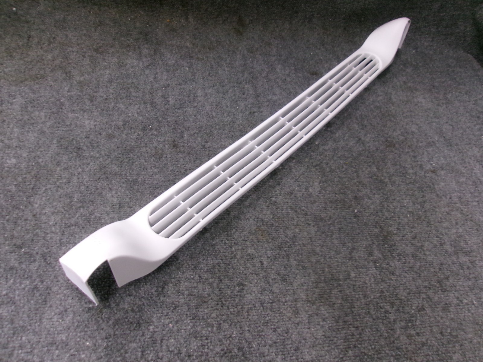 240324409 FRIGIDAIRE REFRIGERATOR TOE KICKPLATE GRILLE - $28.00