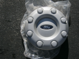 One genuine 2005 to 2018 Ford Superduty silver painted center cap 5C34-1... - $20.75
