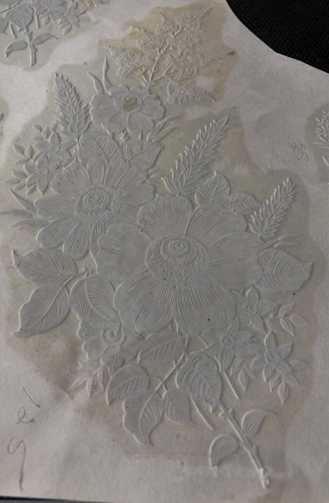 M53 - Ceramic Glass Enamel Waterslide Vintage Decal - 6 Flowers - 2&quot; - $1.50