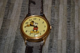 Mickey Mouse Watch, Lorus by Seiko, V515-6000 A1, Pale Yellow Dial, New Battery - £15.94 GBP
