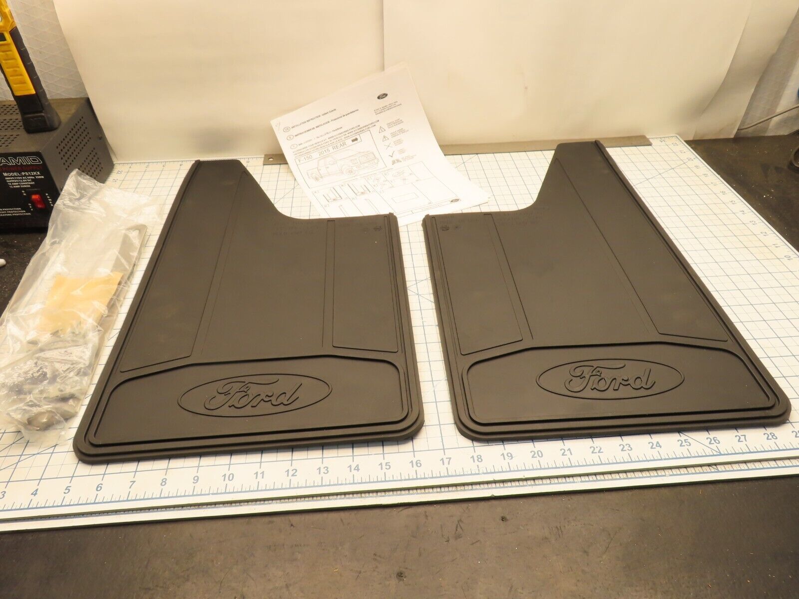 Ford FL3Z-16A550-A Rear Splash Guard Mud Flap Set - $67.71