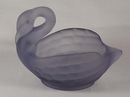 Viking Glass Epic Swan Candy Bowl in Satin Lilac #6946, Pastel Lavender ... - £29.10 GBP